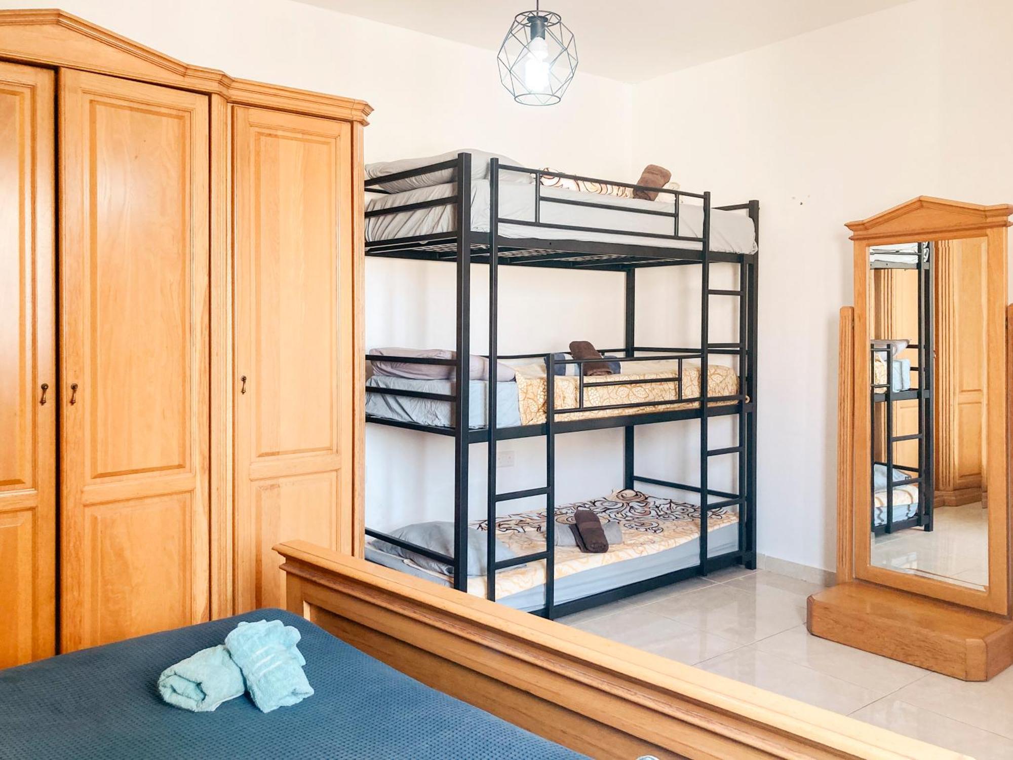 Xl Central Home - Sleeps 10 People Pieta Екстер'єр фото