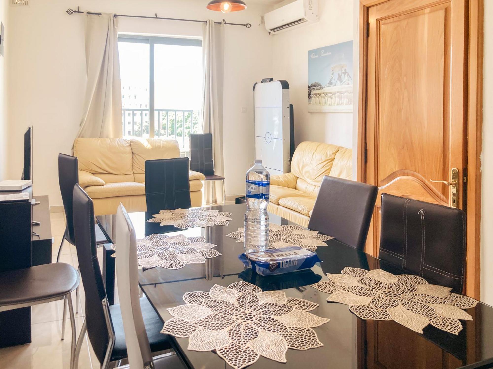 Xl Central Home - Sleeps 10 People Pieta Екстер'єр фото