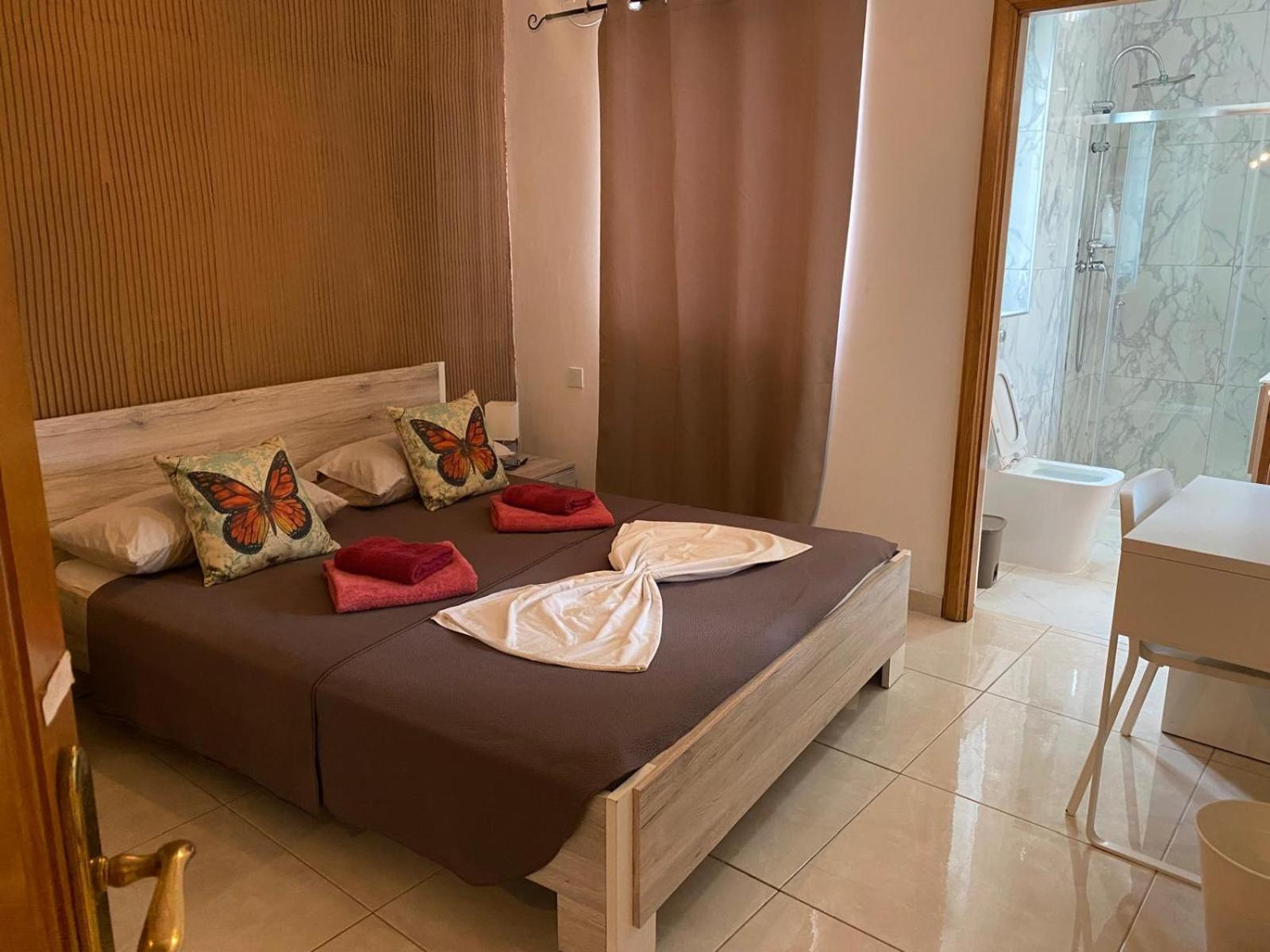 Xl Central Home - Sleeps 10 People Pieta Екстер'єр фото