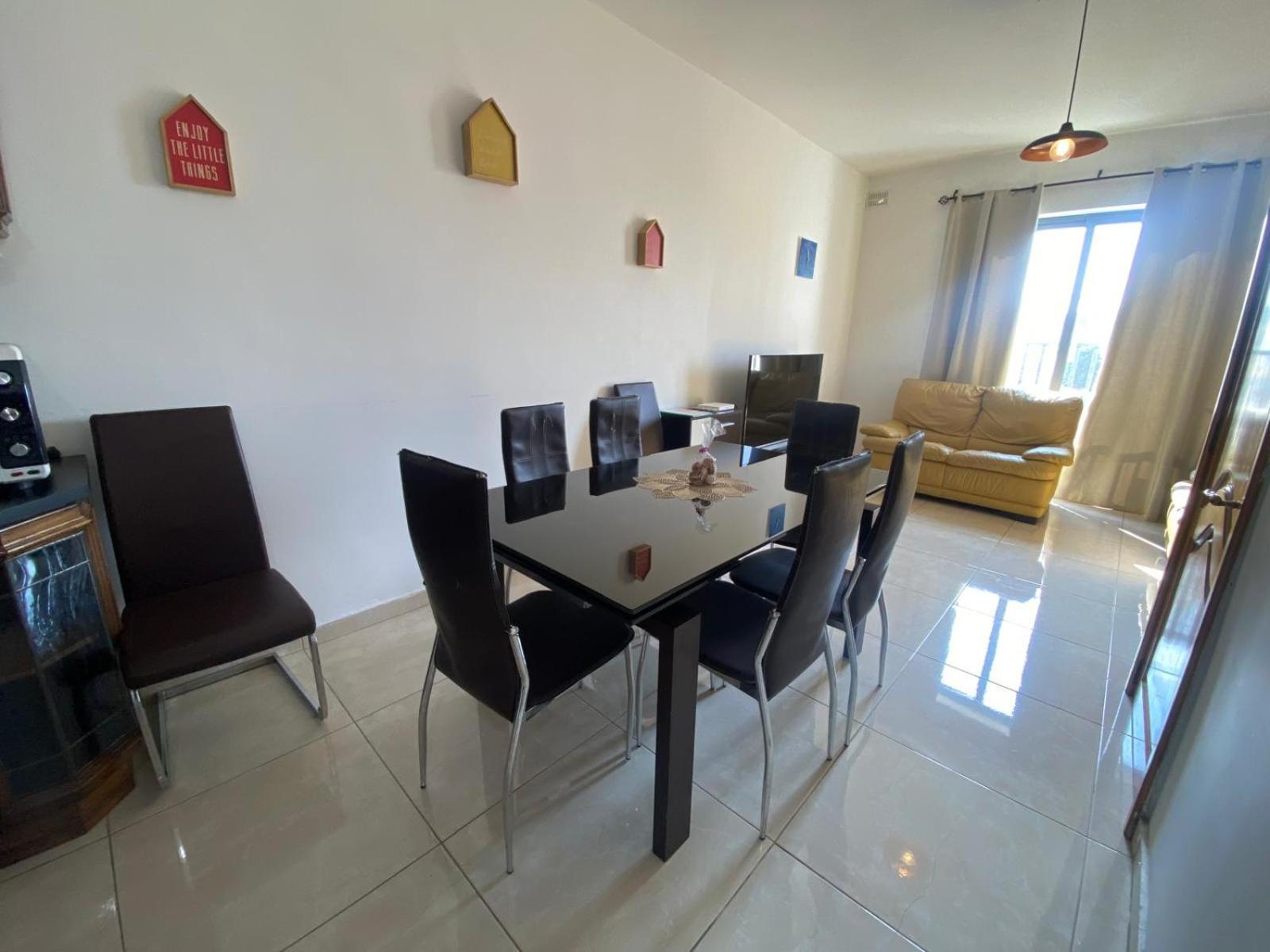 Xl Central Home - Sleeps 10 People Pieta Екстер'єр фото